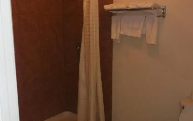 Travel Inn and Suites