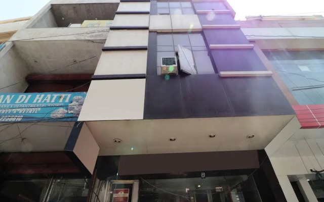 Hotel Silver Star By OYO Rooms