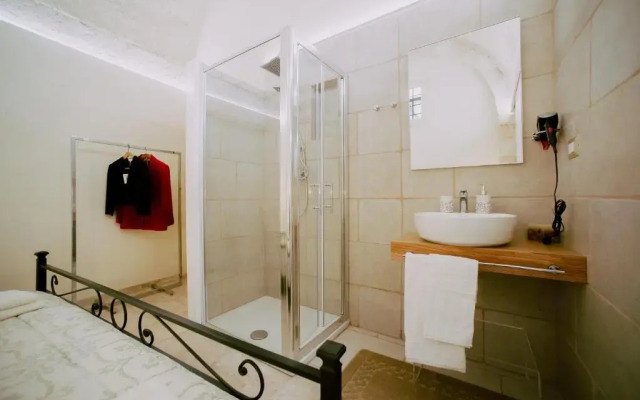 B&B Antichemura
