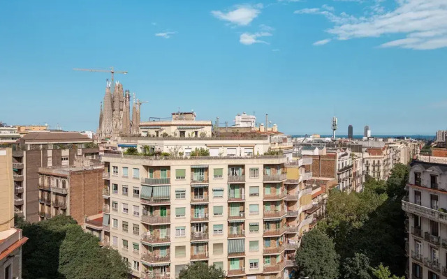 Sagrada Familia Apartment By Olala Homes