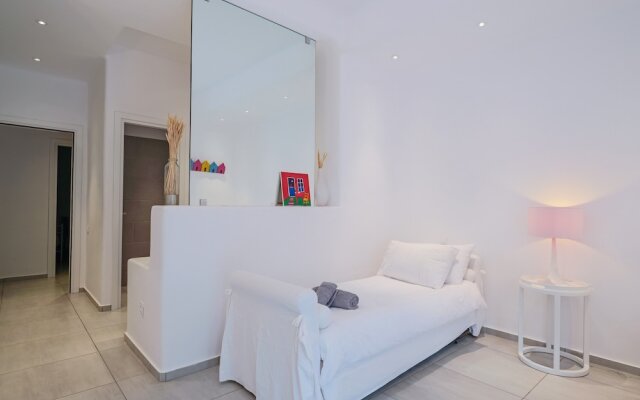 Lux Villa, 5 Master BR, Private Pool, Sunset View!