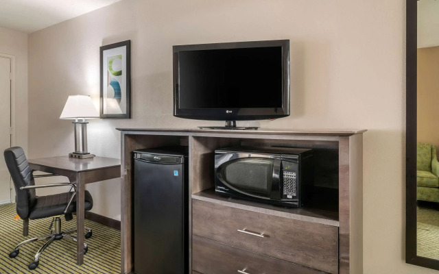 Quality Inn McDonough Atlanta South