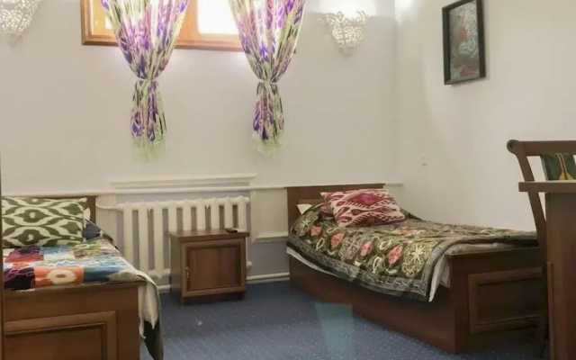 Пансион Ikathouse
