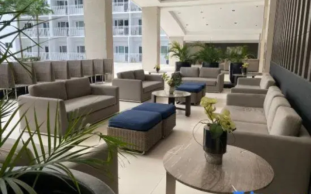 Modern Studio Condo - Shore near MOA 403