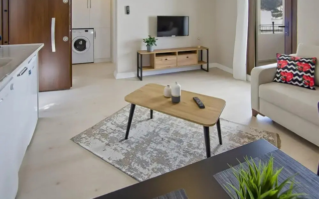 Central Flat With Shared Pool Near Beach in Bodrum