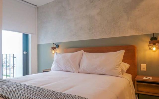 w Spectacular 2BR With Balcony in Miraflores