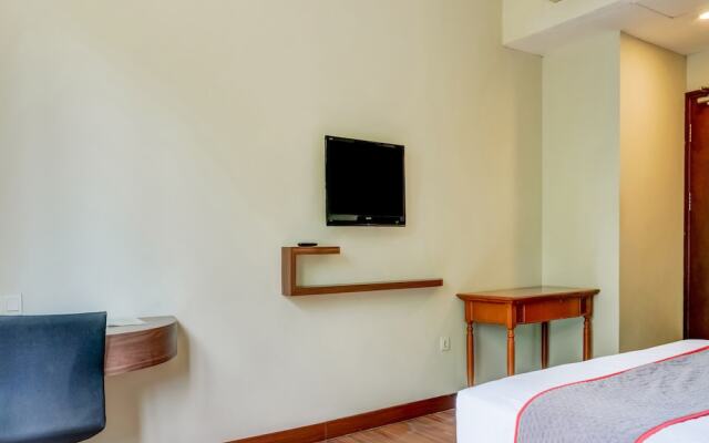 Townhouse OAK Hotel Grand Cikarang