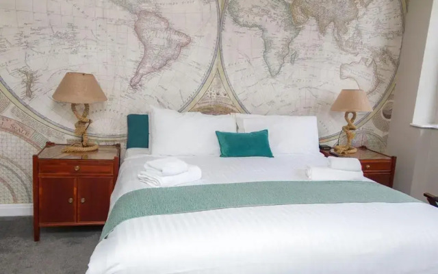 The Captain Cook Hotel