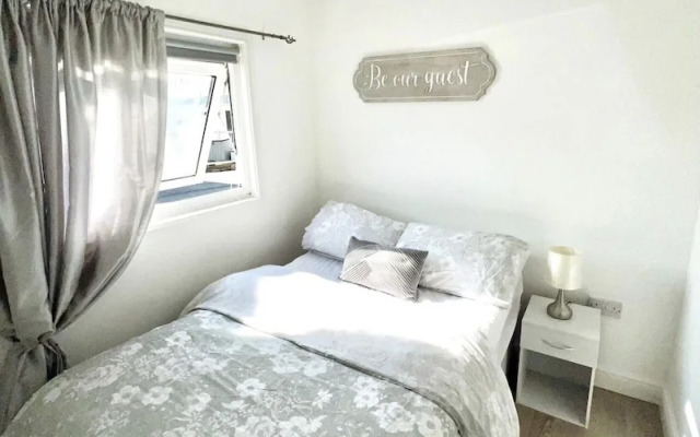 Inviting 2-bed Chalet in Caernarfon
