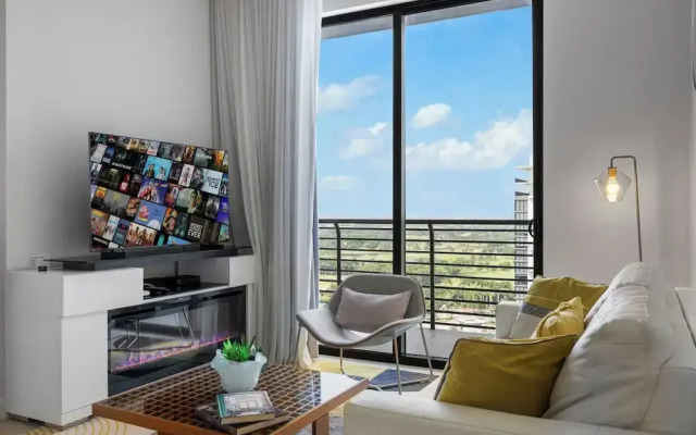 Spacious 2-Bedroom Condo at Doral Park