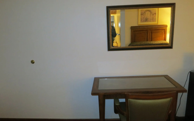 Bay City Inn