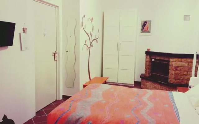 B&B La Donna Con La Valigia