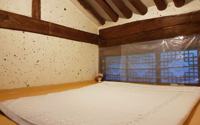 Gongsimga Hanok Guesthouse