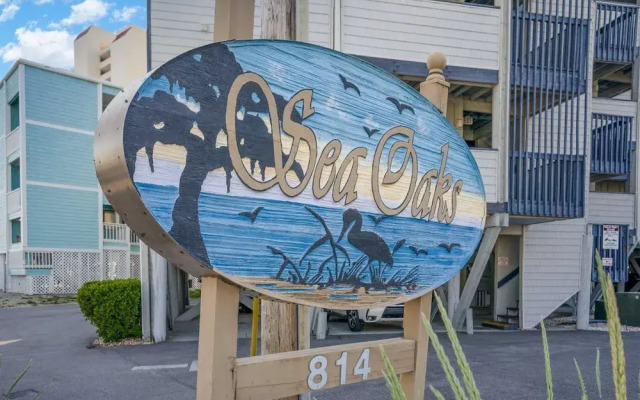 Sea Oaks 208