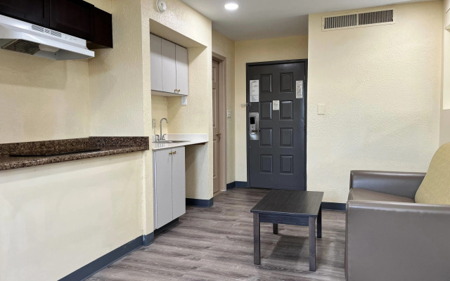 La Quinta Inn by Wyndham Indianapolis Airport Lynhurst