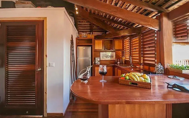 1 Bedroom Condo 04418452 by HomeRez