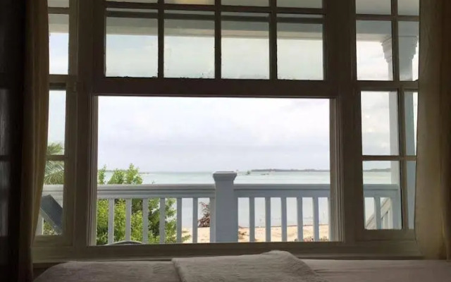 Mangrove Cay Sea View Villas