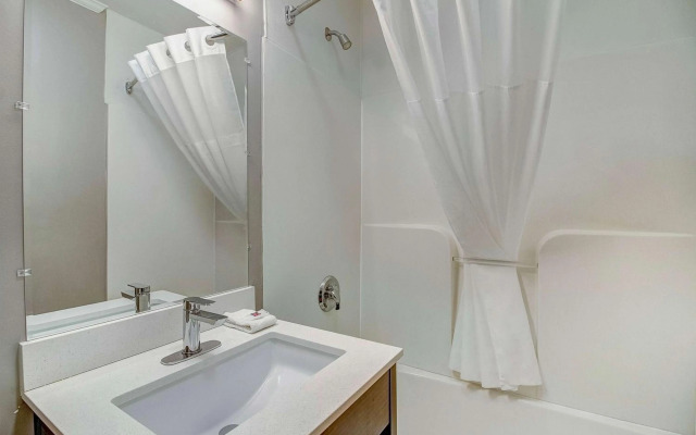 Motel 6 Front Royal, VA