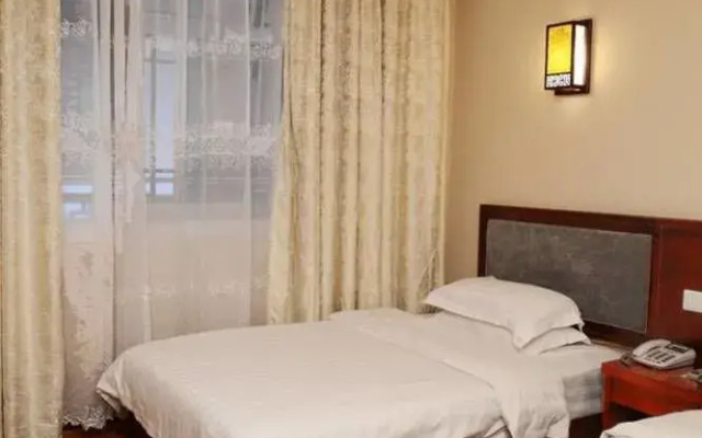 Yangshuo Imperial City Hotel