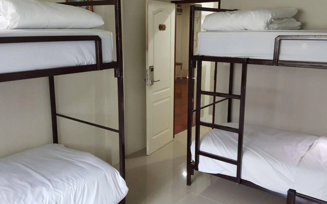 Bangkok Check Inn - Hostel