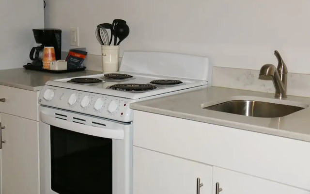 Western Budget Motel Plus Mosaic Suites