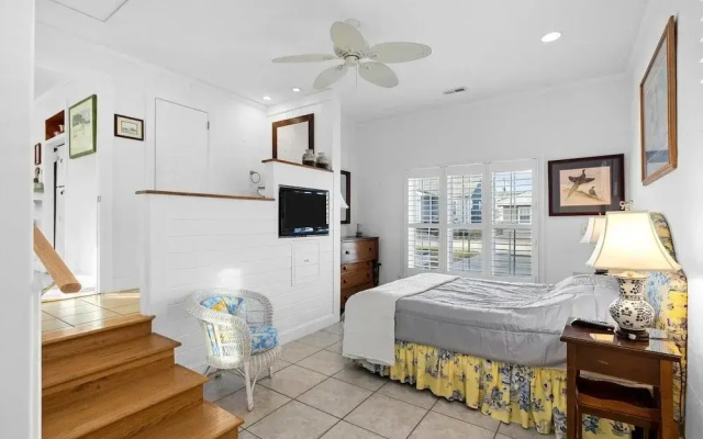 Salt Life 3 Bedroom Home by RedAwning