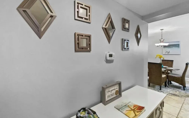 Bay Oaks - E82
