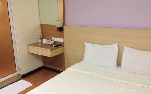 Maxim Hotel