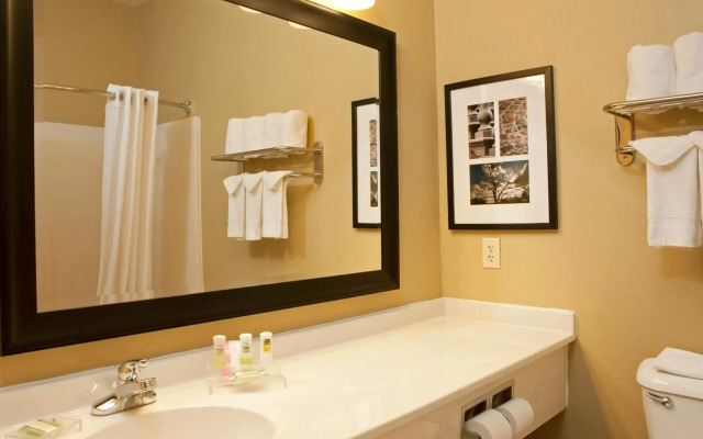 Country Inn & Suites by Radisson, Champaign North, IL