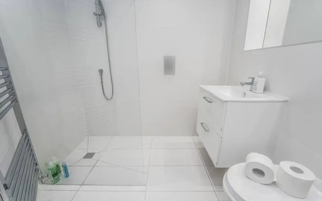 Luxury 2bed 2bath-ground Floor-free Parking