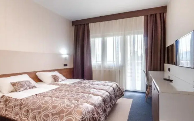 Hotel Macola