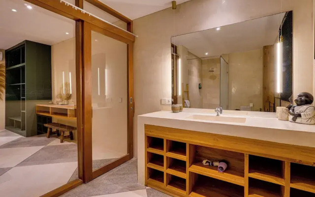 Stylish Canggu Apartment near Berawa Beach