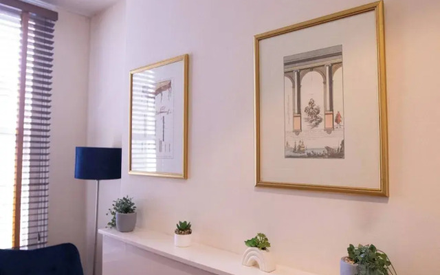 Cozy Fulham Retreat With Private Entrance & Hot Tub