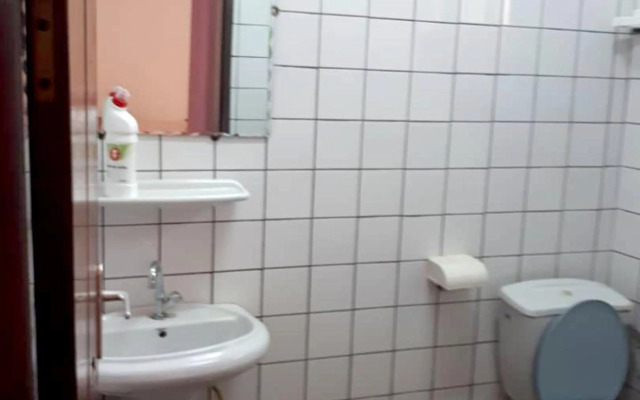 One bedroom appartement with balcony and wifi at Douala