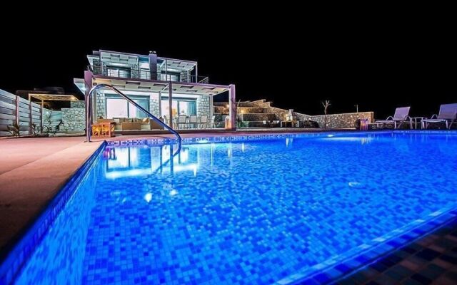 Afantou Beach Villa