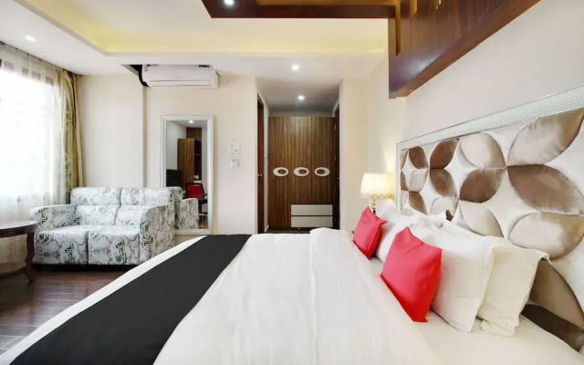Townhouse OAK The Saffron Hotel