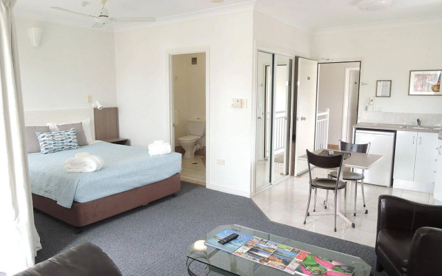 Reef Palms Motel