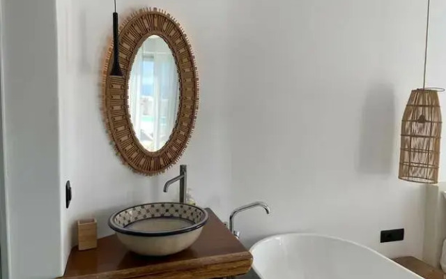 Villa Oggi With Jacuzzi and Pool