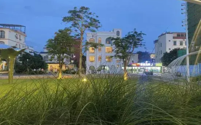 Hometown Lanyue Homestay (Shenzhen Jiaochangwei Seaside Plaza)