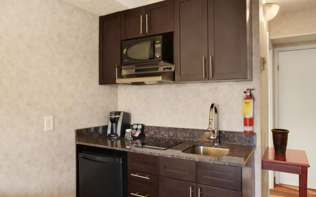Travelodge by Wyndham Lloydminster