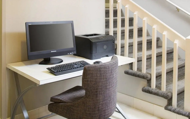 Residence Inn by Marriott Richmond West End