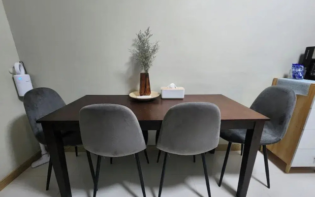 Cozy 1BR Condo in Mandaluyong City With City Skyline View