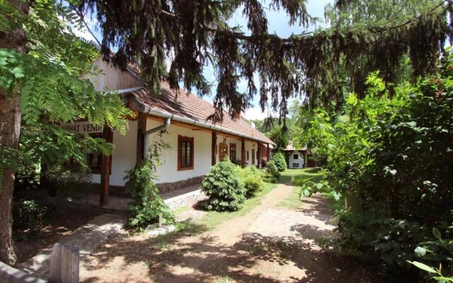 Cserhát Guesthouse
