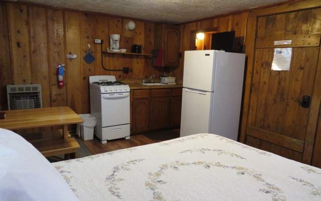 Eagle Nest Cabins & Marina