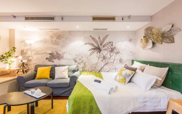 Summer Flower Apartment