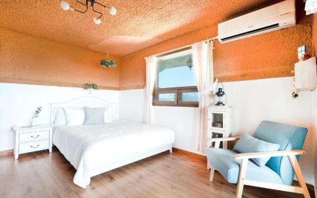 Country House Exclamation Mark & Comma