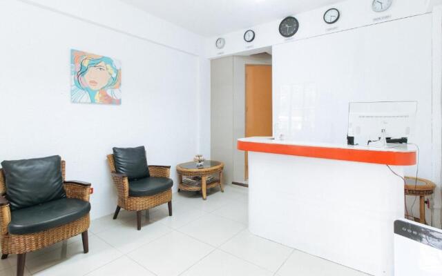RedDoorz near Tambo Quirino Avenue - Vaccinated Staff
