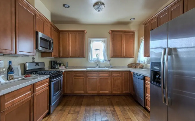 3729 Ocean Park Sanctuary