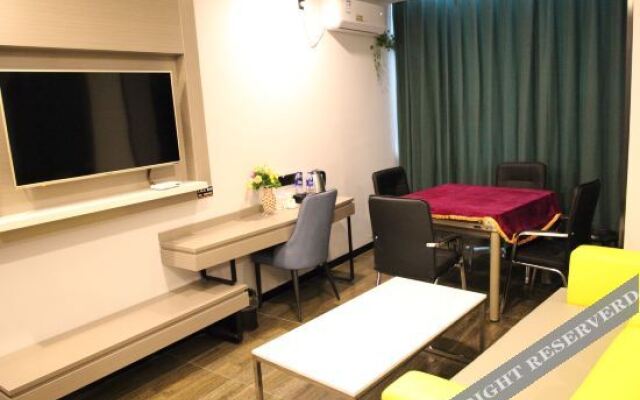 Super 8 Hotel (Yixing Dingshu Town Ceramic Museum)