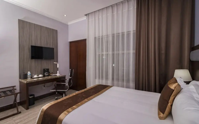 Hotel City Plaza & Suites